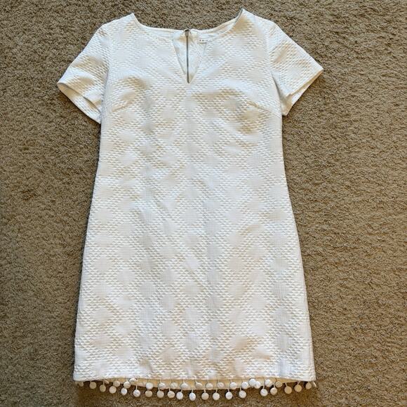 Trina Turk Shift Dress Museum White Eyelet Short Sleeve V-Neck Tunic Size 10 - Picture 3 of 12